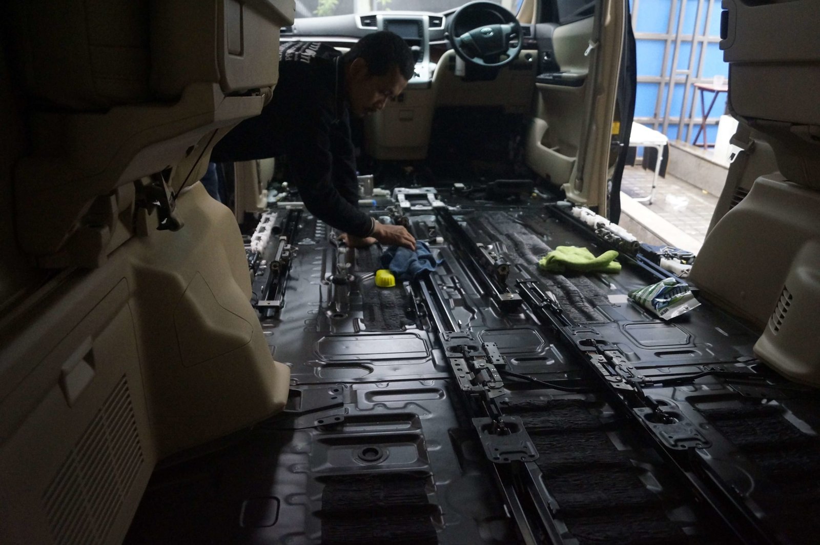 Engine_Detailing_Equipment