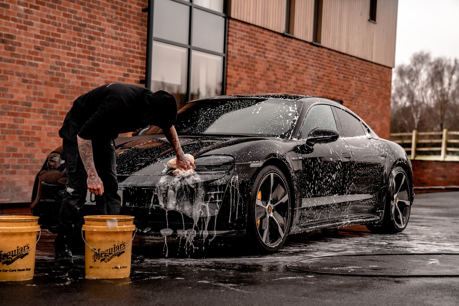 4 Perbedaan Salon Mobil dan Auto Detailing