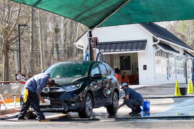 pelayanan optimal Tips Hiring dan Manage Talent Usaha Cuci Mobil