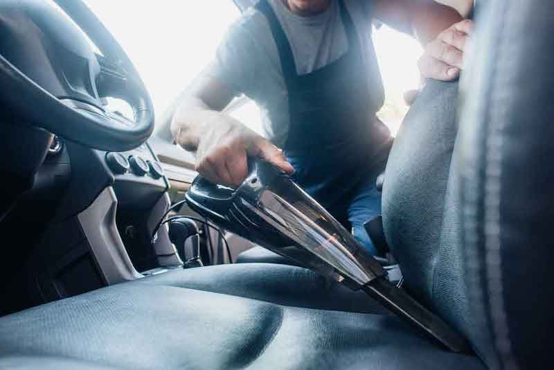 Alat yang Dibutuhkan untuk Cuci Mobil Panggilan 